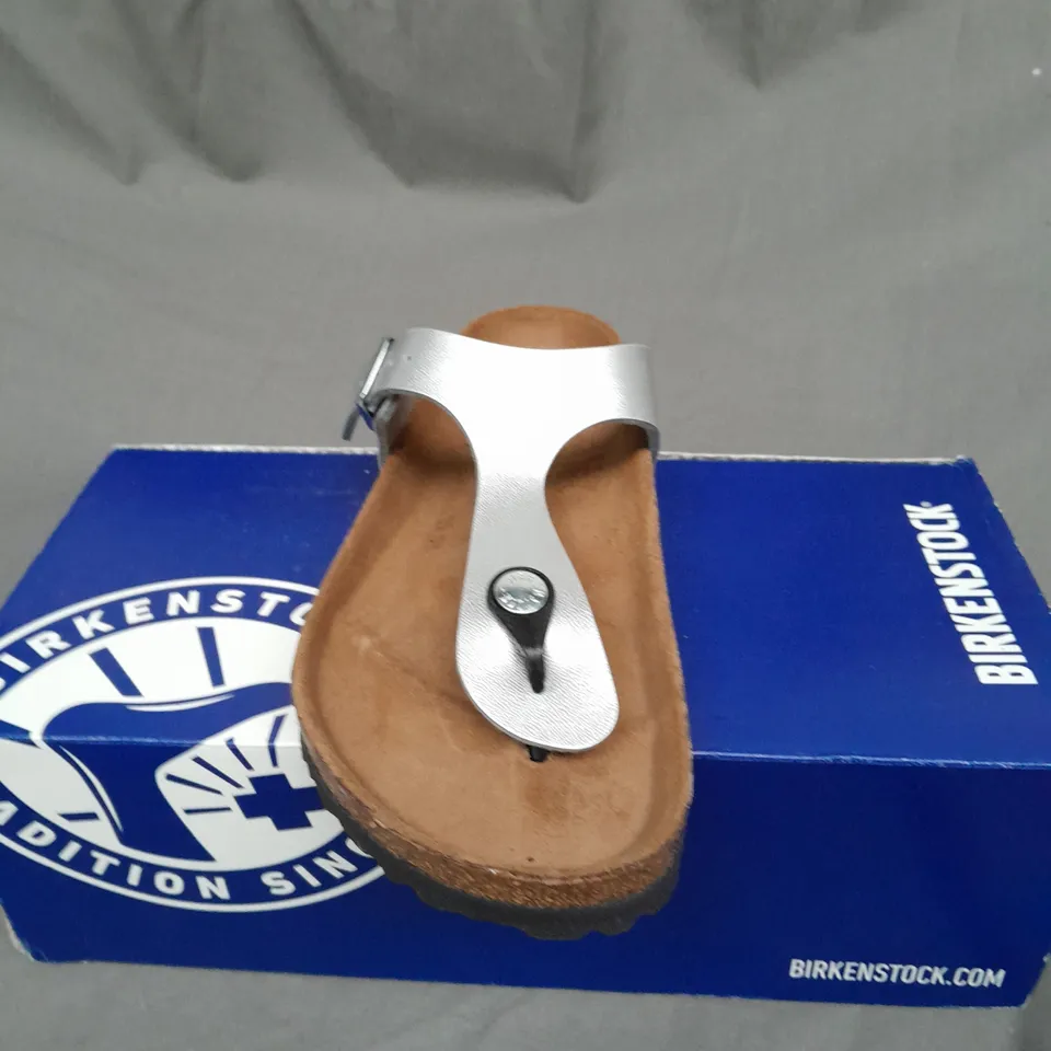 BOXED PAIR OF BIRKENSTOCK SANDALS SIZE 3.5