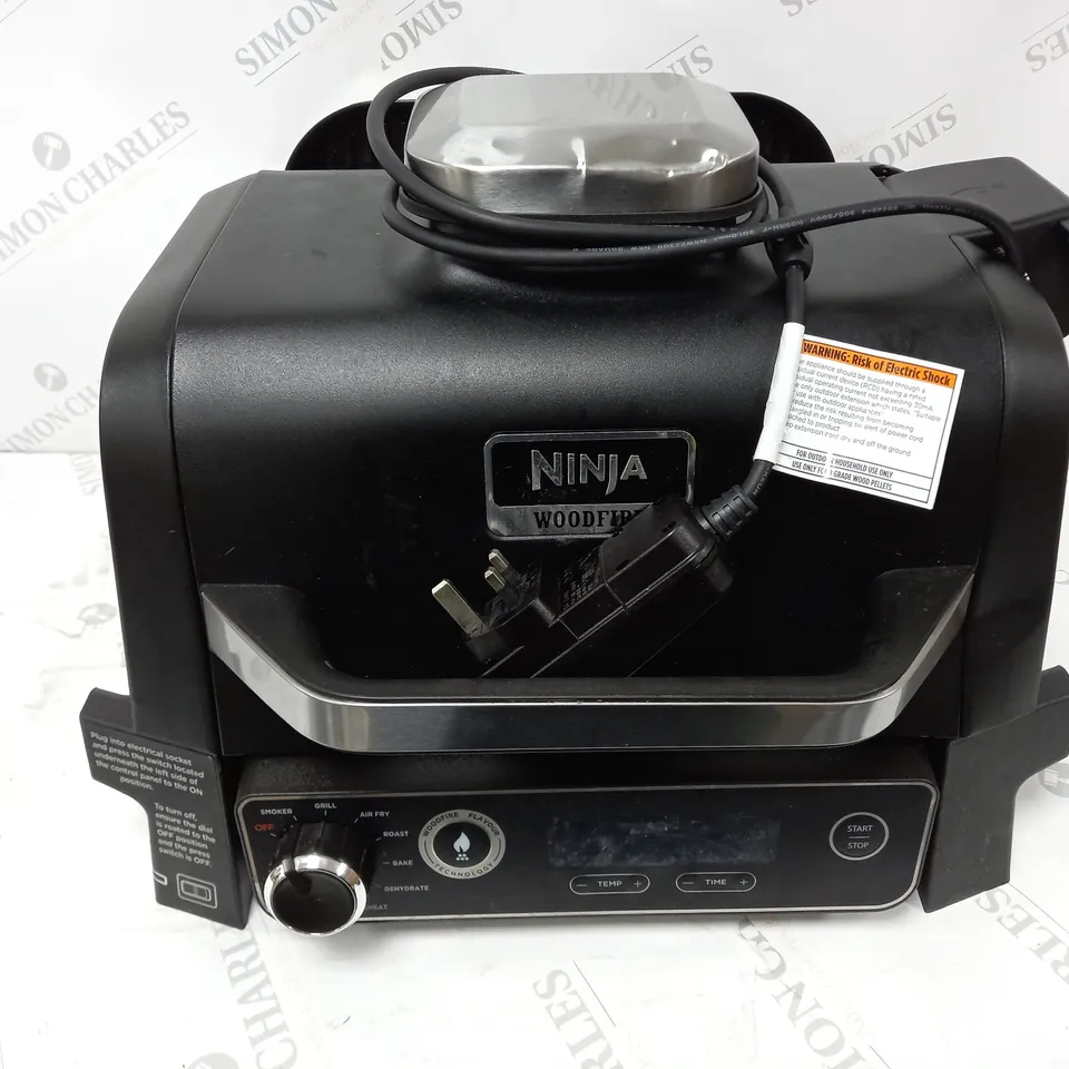 NINJA WOODFIRE ELECTRIC BBQ GRILL & SMOKER OG701UKQ