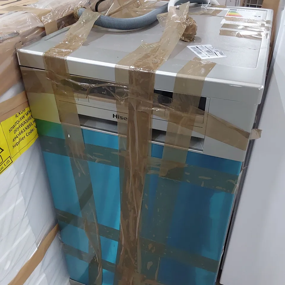 HISENSE SLIMLINE FREESTANDING DISHWASHER SILVER HS520E40XUK