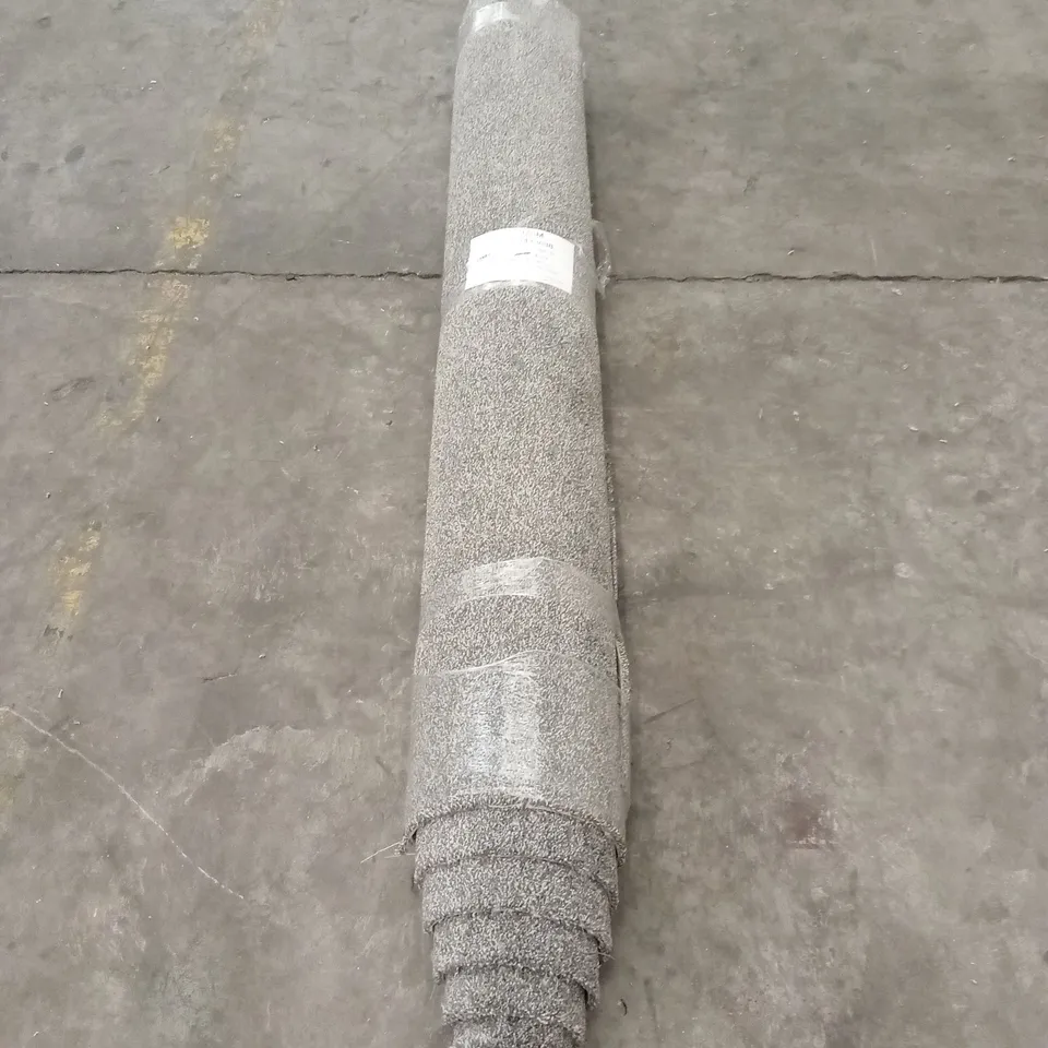 ROLL OF QUALITY CORNICHE STONEWARE CARPET // APPROX SIZE; 2.05 x 4m