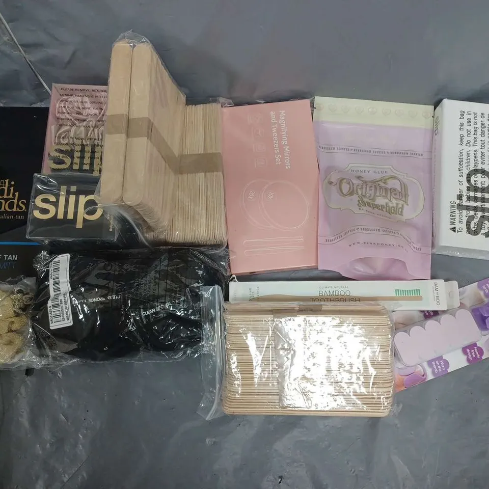 BOX OF APPROXIMATELY 12 ASSORTED COSMETIC ITEMS TO INCLUDE-BONDI SANDS MIT - SLIP SILK SCRUNSHIES- PINK HONEY BROW GEL ETC.