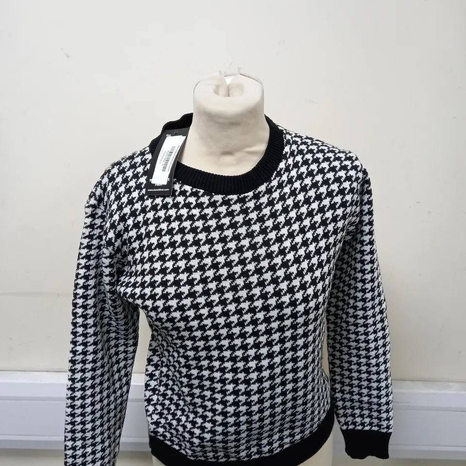 BLACK DOGTOOTH ROUND NECK JUMPER SIZE 14 