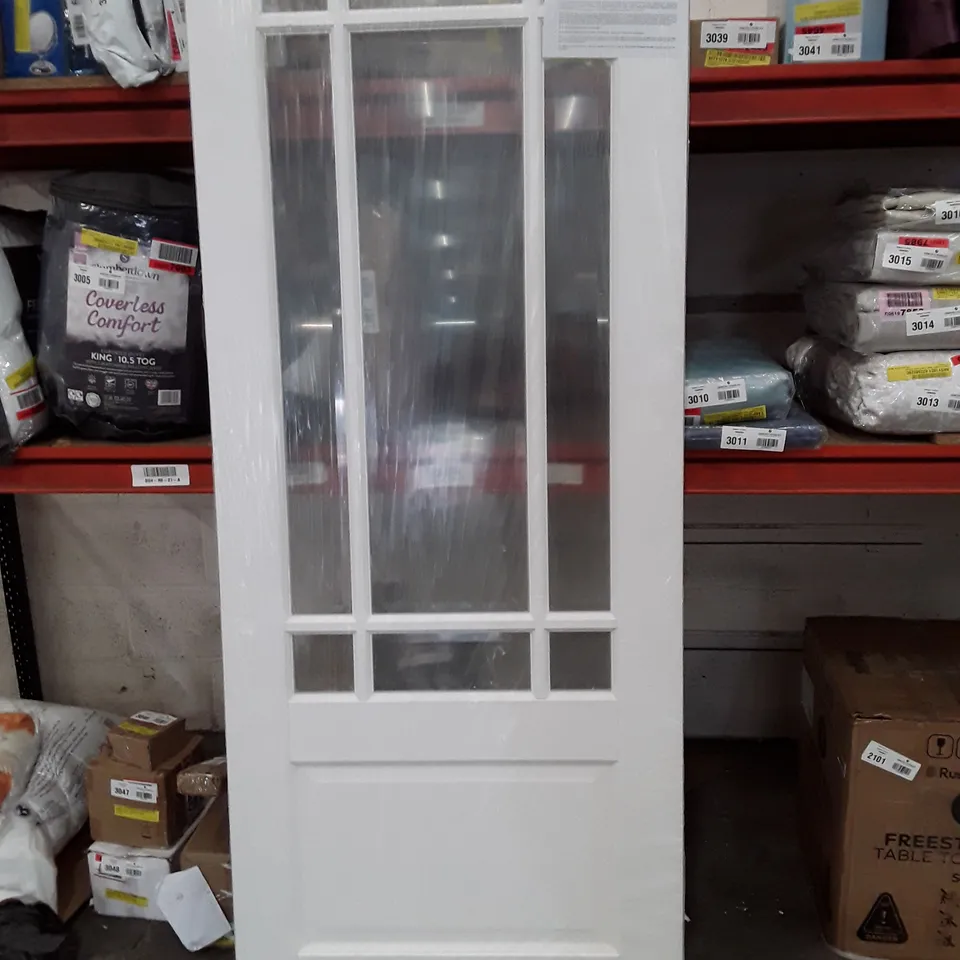 BOXED DOWNHAM CLEAR BEVELLED GLAZED PRIME WHITE INTERNAL DOOR // 198.1 X 76.2 X 3.5CM (1 BOX)