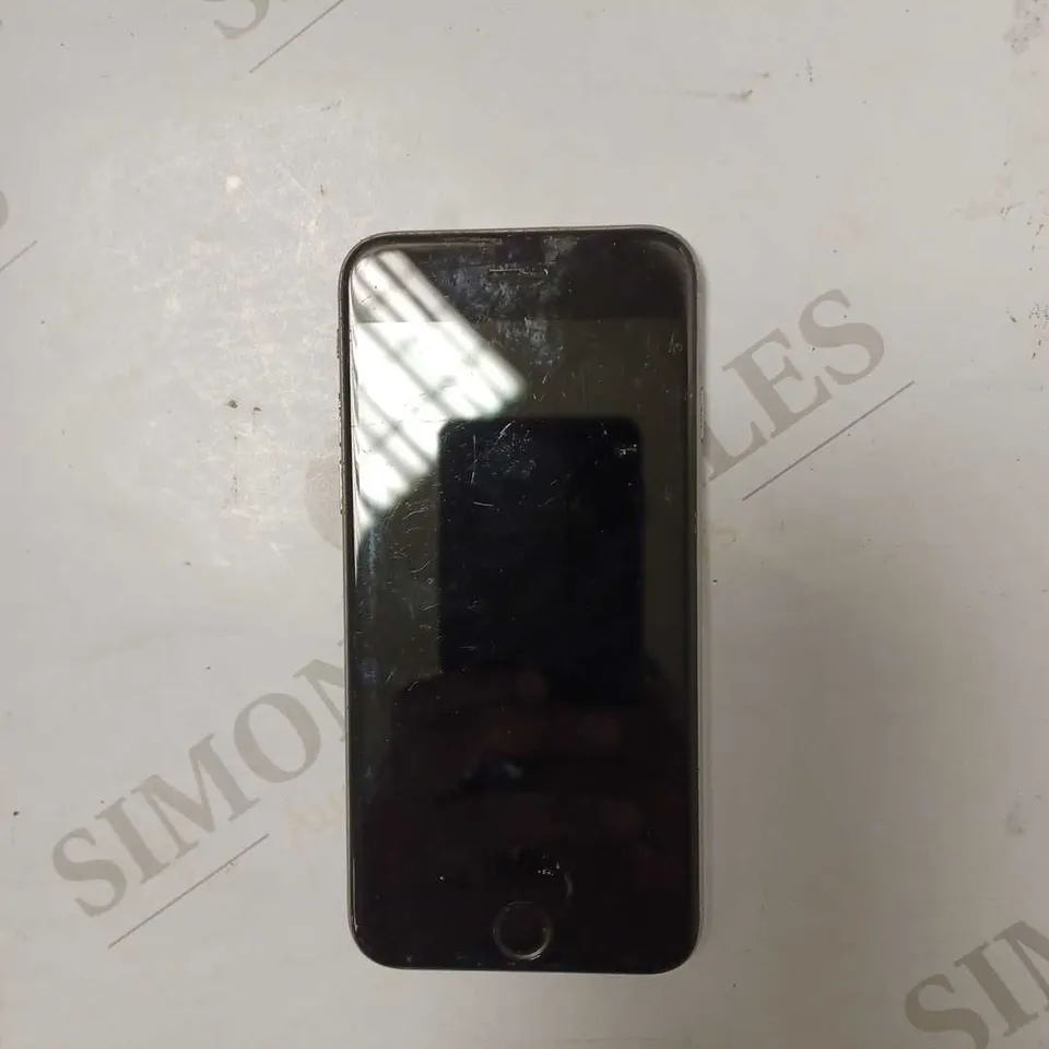 APPLE IPHONE 6 (A1586)