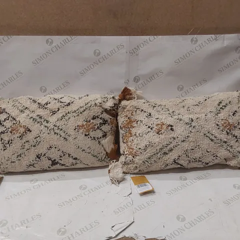 BAGGED GEOMETRIC RECTANGULAR THROW CUSHION - SET OF 2