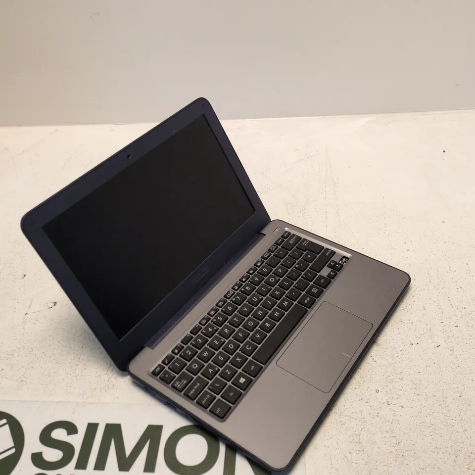 ASUS E201NAS UK – CELERON N3350 – 4GB RAM – 64GB EMMC – BLUE (CX)