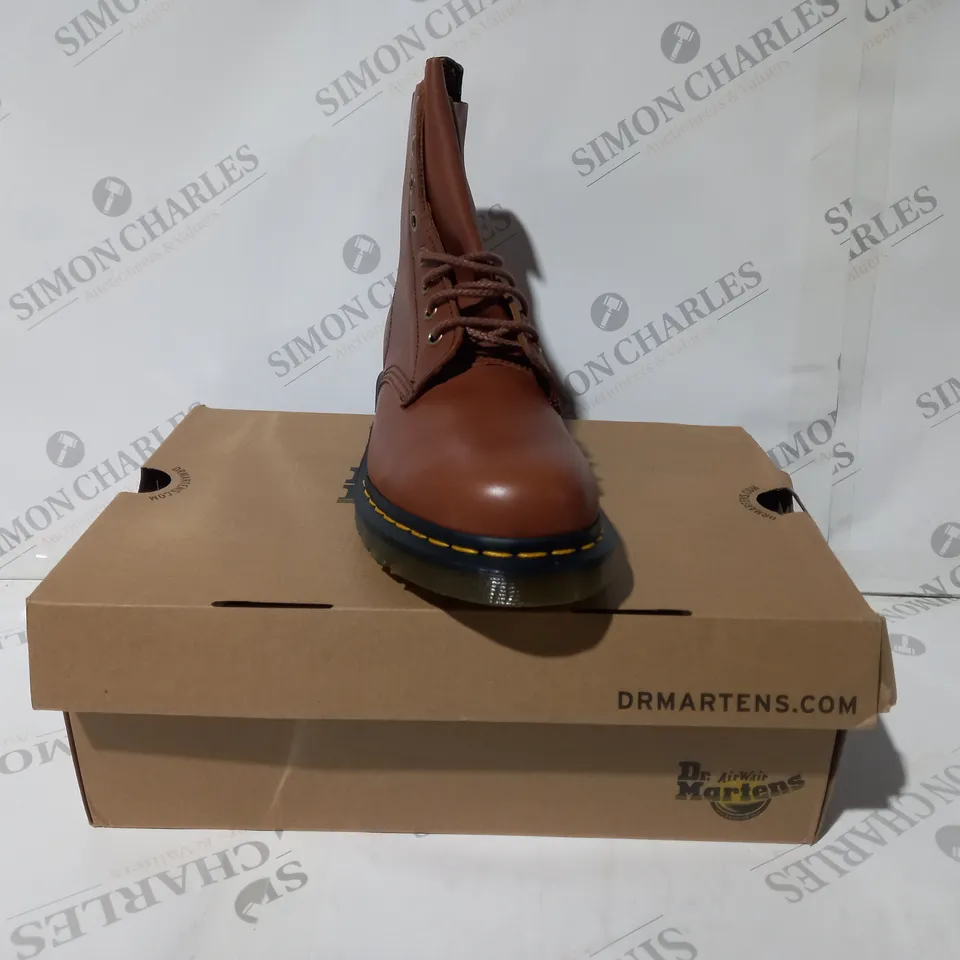 BOXED PAIR OF DR MARTENS ANKLE BOOTS IN BROWN UK SIZE 7