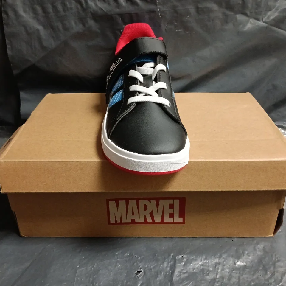 BOXED PAIR OF ADIDAS GRAND COURT SPIDER-MAN TRAINERS IN BLACK/MULTI SIZE UK 5.5