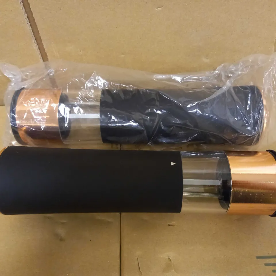 TOWER ELECTRIC SALT AND PEPPER MILL 