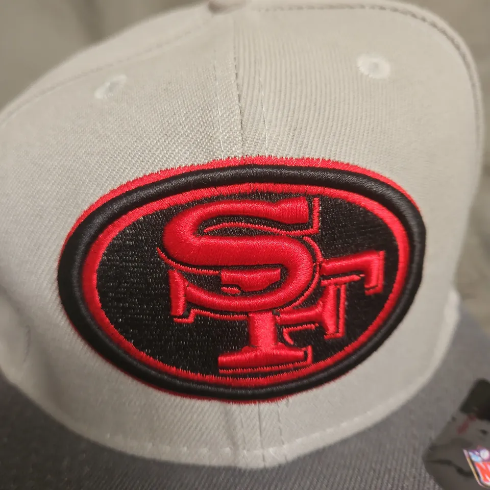NEW ERA NFL SAN FRANCISCO 49ERS CAP – GRAY CROWN, RED/BLACK SF LOGO, 59FIFTY, 64CM