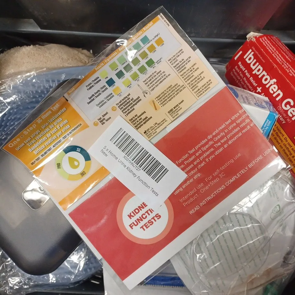 APPROXIMATELY 20 ASSORTED HEALTH PRODUCTS TO INCLUDE YUWELL BLOOD SUGAR MONITOR, IBUPROFEN GEL, OTRIVINE NASAL SPRAY, KIDNEY FUNCTION TEST ETC. 