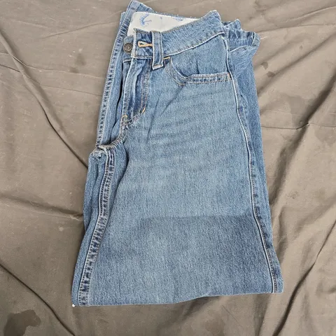 HOLLISTER WOMEN’S JEANS – LOW-RISE SUPER BAGGY, W23 REGULAR