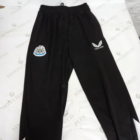 CASTORE NEWCASTLE UNITED FC TRAINING PANTS SIZE M