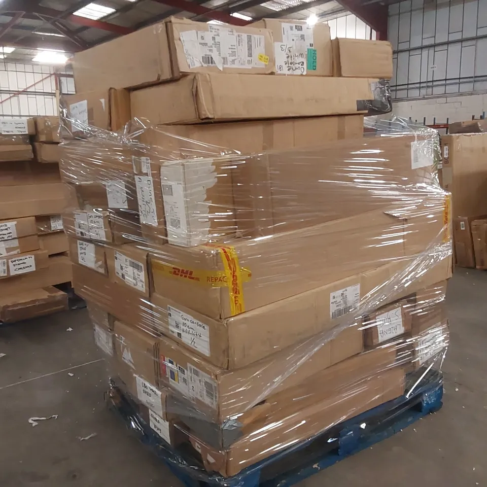 PALLET CONTAINING A LARGE QUANTITY OF ASSORTED DESIGNER FURNITURE PARTS