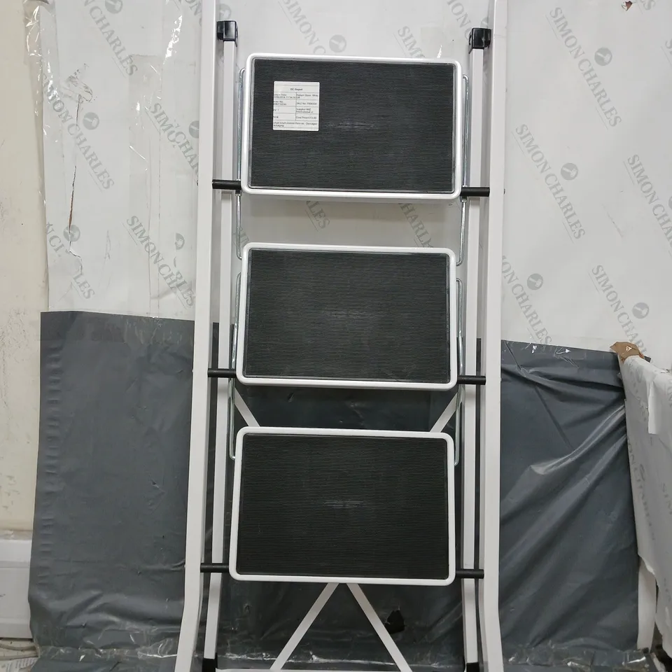 UNBRANDED FOLD OUT STEP LADDER IN WHITE/BLACK - COLLECTION ONLY