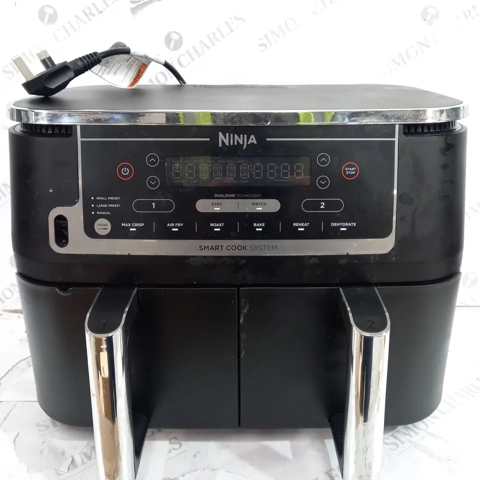 BOXED NINJA FOODI MAX DUALZONE AIR FRYER AF451UK