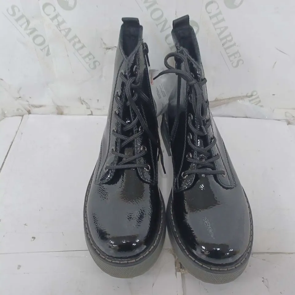 REIKER BLACK LACE UP BOOT - SIZE 39