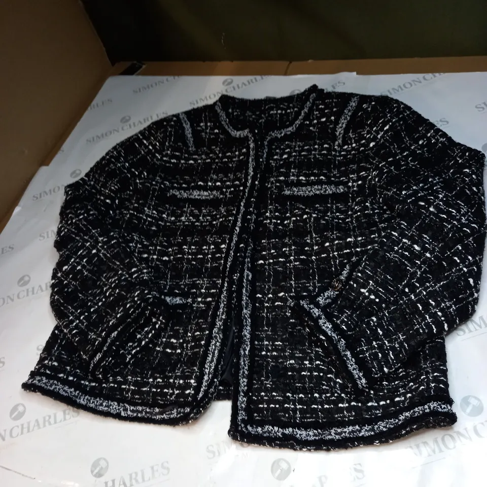 WOMENS KNITTED COAT SIZE UNSPECIFIED