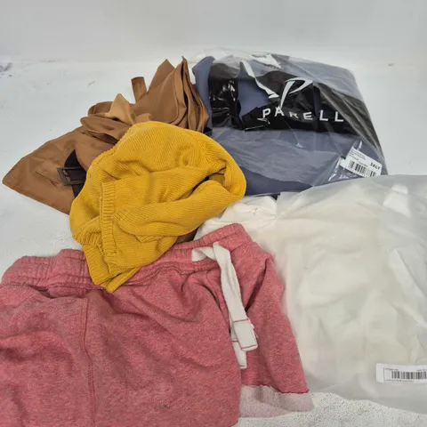 CAGE OF LARGE QUANTITY OF ASSORTED CLOTHING ITEMS IN VARIOUS SIZES, STYLES & COLOURS - COLLECTION ONLY