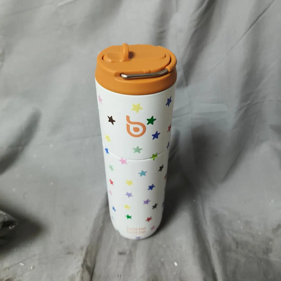 MAGIC CUBE SPORTS BOTTLE 720ML – WHITE WITH MULTICOLOURED STARS, ORANGE FLIP LID