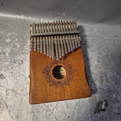 KALIMBA W-17T THUMB PIANO