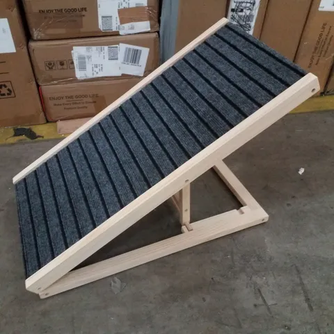 BOXED DOG RAMP ADJUSTABLE HEIGHTS