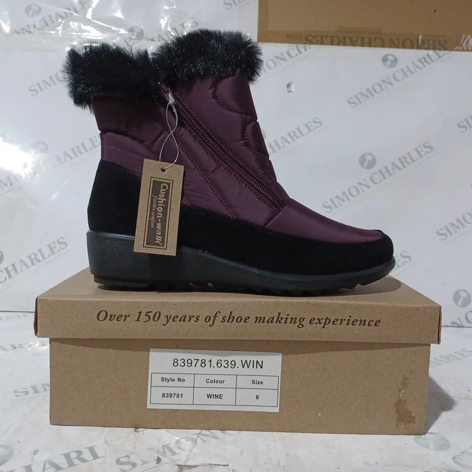 BOXED PAIR OF CUSHION-WALK FAUX FUR LINED ANKLE BOOTS IN WINE SIZE 6
