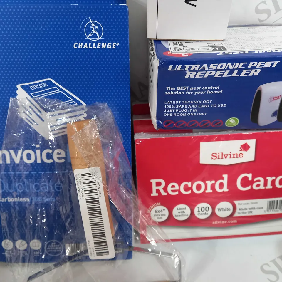 LOT OF ASSORTED ITEMS TO INCLUDE / INVOICE BOOKS / RECORD CARDS / CLIPS HOLDER