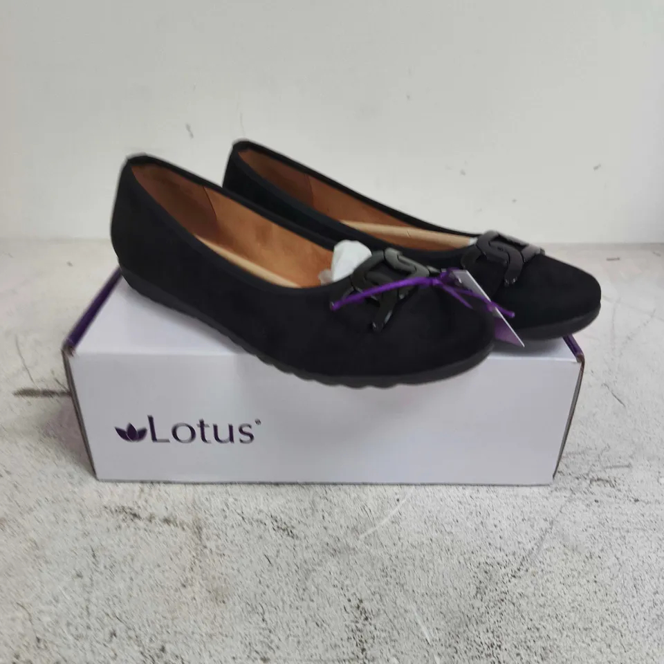 LOTUS ELENI BLACK FLATS – UK 7