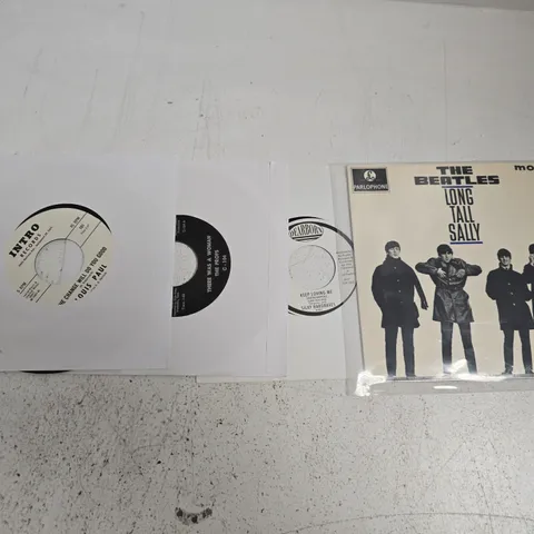 APPROXIMATELY 10 ASSORTED 7" VINYLS TO INCLUDE THE BEATLES, ETC