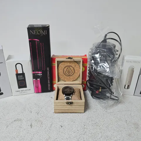 BOX OF APPROX 12 ASSORTED HOUSEHOLD ITEMS TO INCLUDE LED DISPLAY FAN, DETANGLER HAIR BRUSH, DOUBLE HEAD SHAVER, ETC