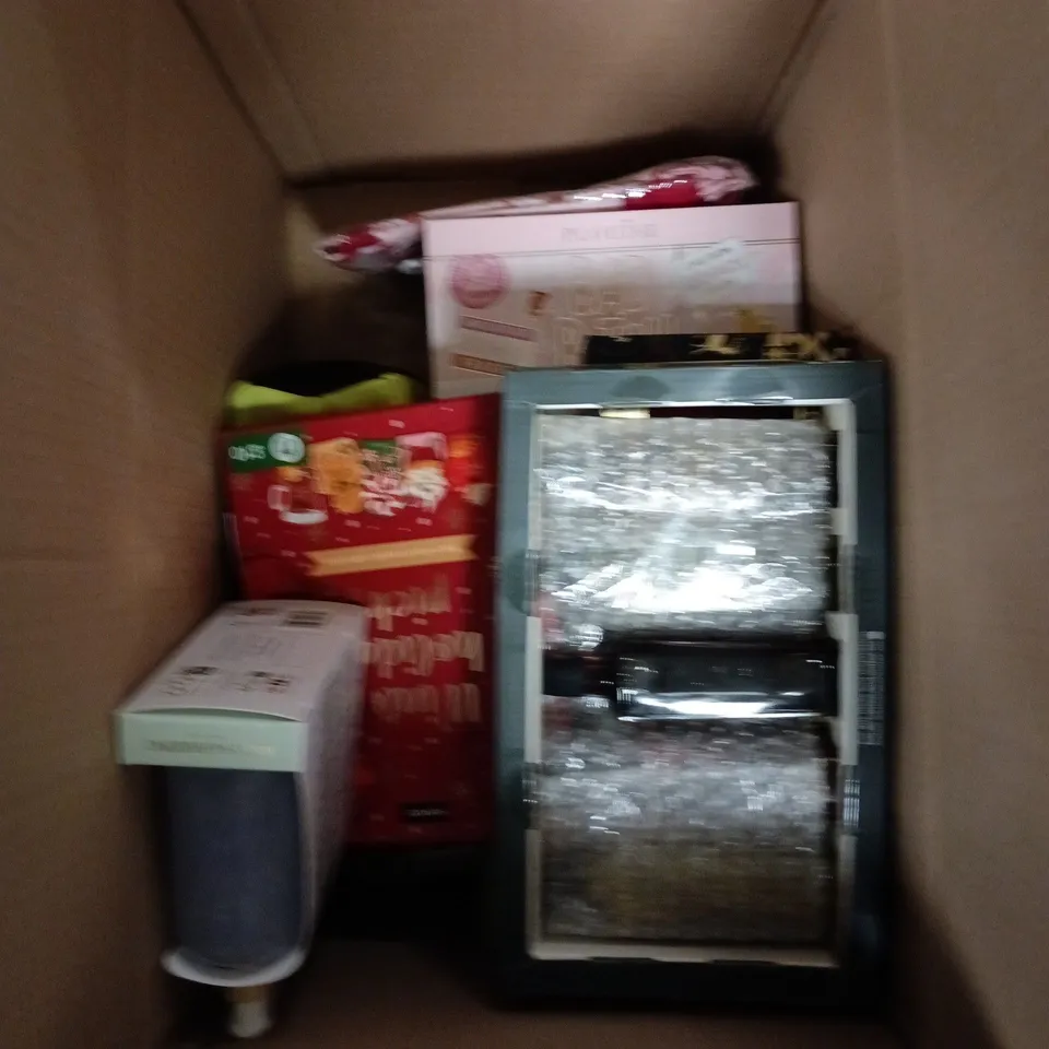 BOX OF APPROXIMATELY 6 COSMETIC BOXSETS TO INCLUDE: NEALS YARD AND FACE MASK COLLECTION