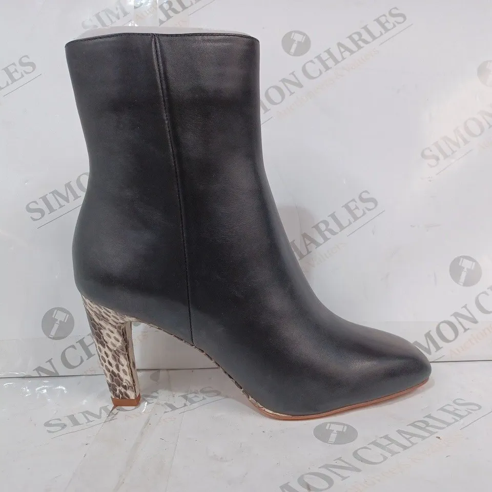 BOXED PAIR OF REISS SOPHIA HEELED CHELSEA BOOTS IN BLACK SIZE 4