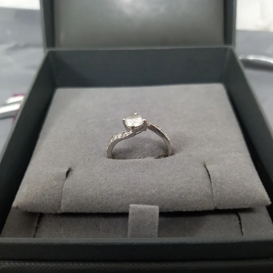 BEAVERVBROOKS WHITE GOLD RING