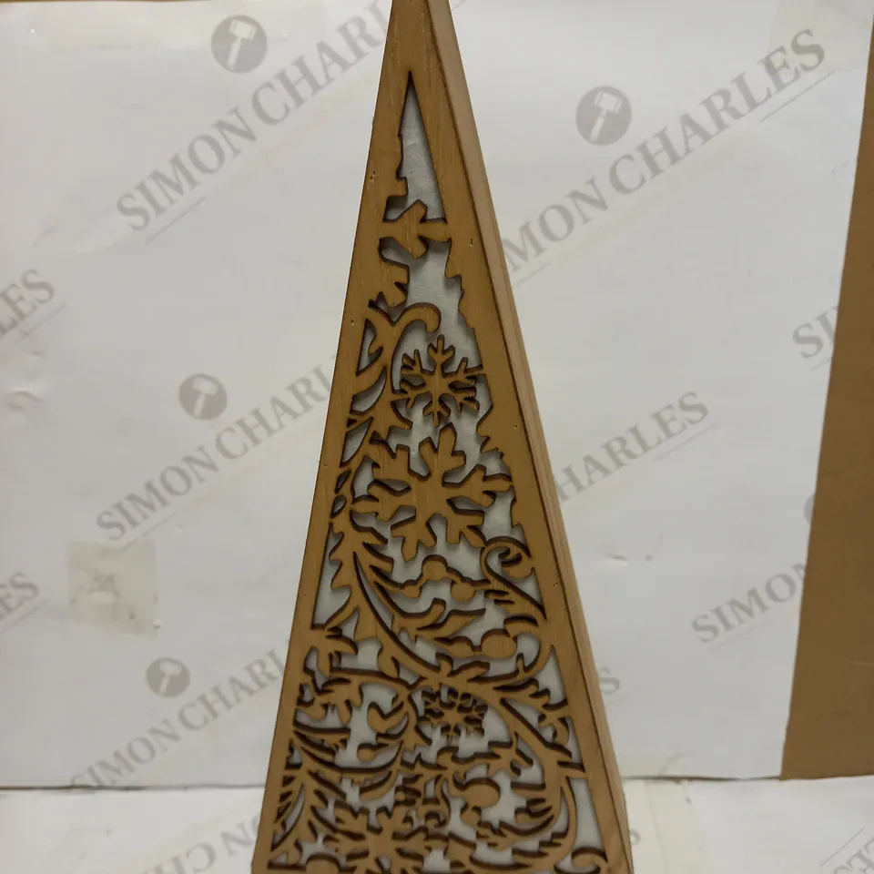 ASH WOOD TREE WITH SNOWFLAKES LED - MEDIUM