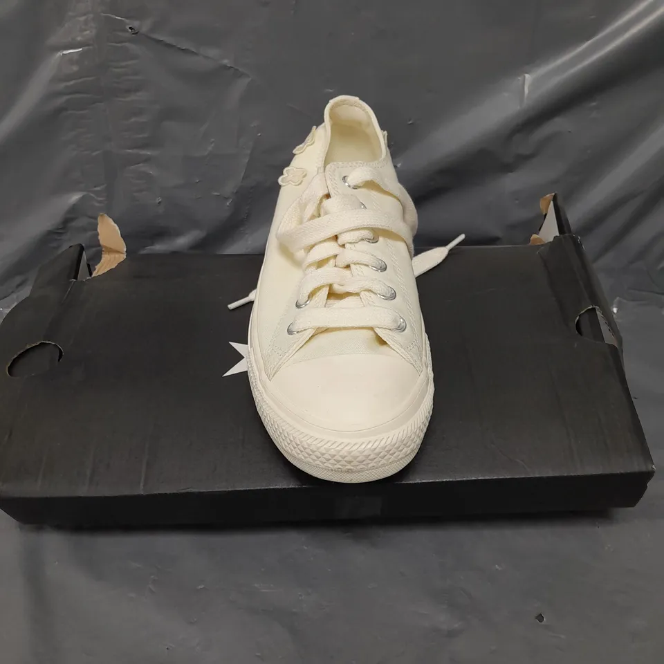 CONVERSE WOMENS OX TRAINERS - 8