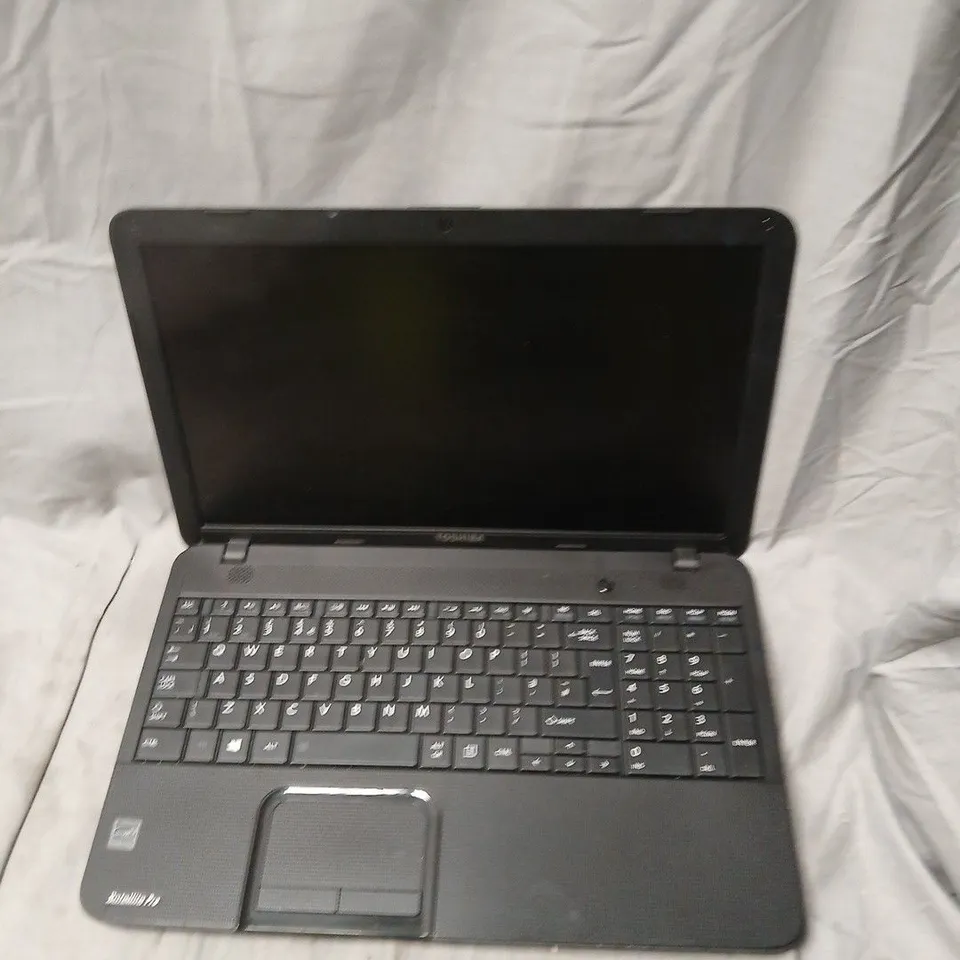 TOSHIBA SATELLITE PRO C850-1HE LAPTOP