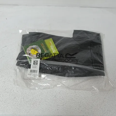 APPROXIMATELY 40 BRAND NEW REGATTA JUNIOR PENTRE IN SEAL GREY MARL - 7-8YRS
