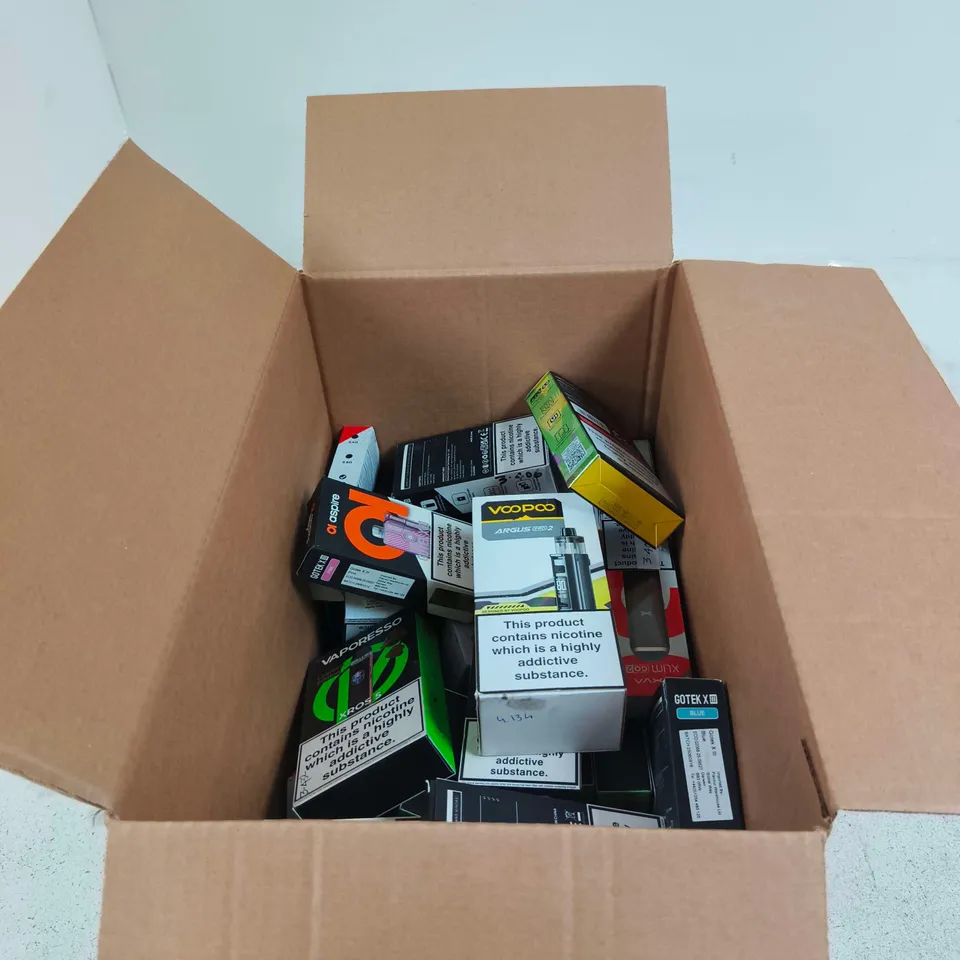 BOX OF APPROXIMATELY 30 ASSORTED E-CIGARETTES AND COMPONENTS TO INCLUDE VOOPOO ARGUS PRO 2, VAPORESSO, ASPIRE GOTEK ETC