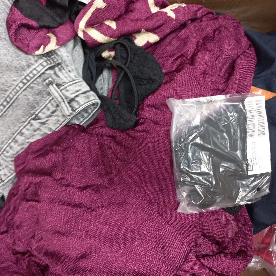 APPROXIMATELY 20 ASSORTED CLOTHING AND FASHION PRODUCTS IN VARIOUS STYLES AND SIZES - COLLECTION ONLY