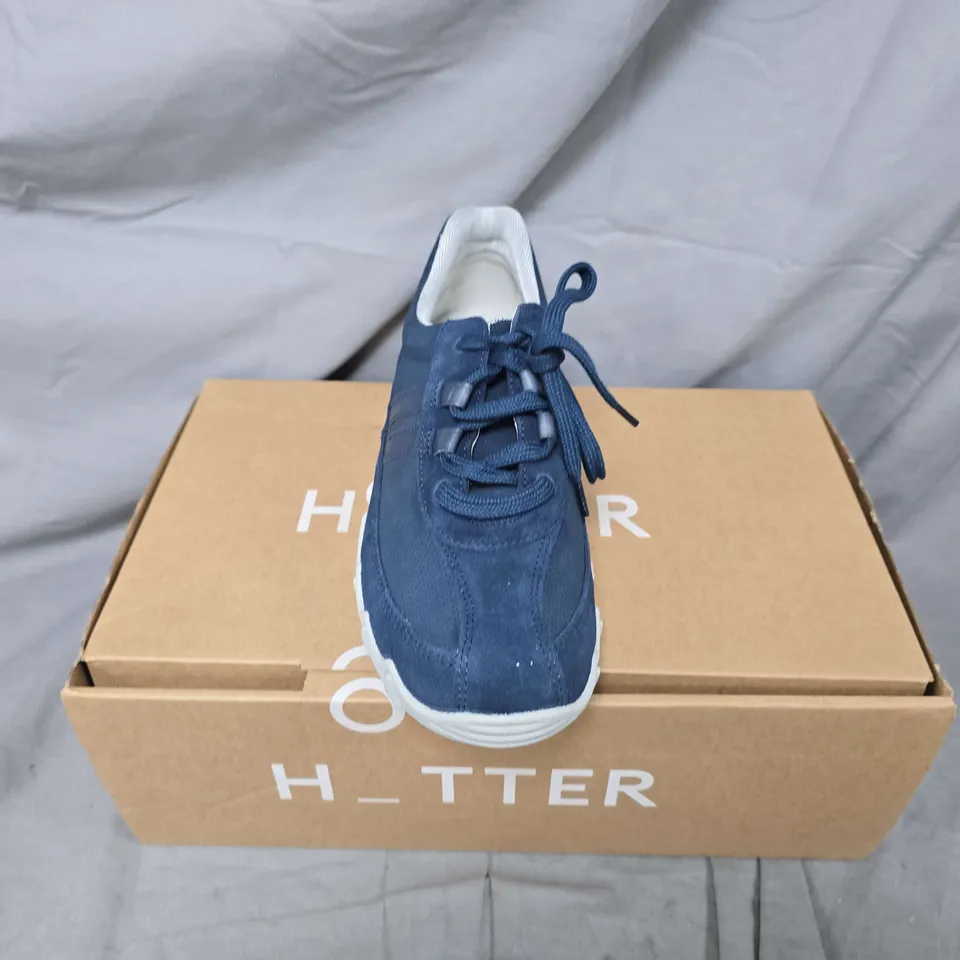 BOXED PAIR OF HOTTER LEANNE II IN NAVY - UK 6