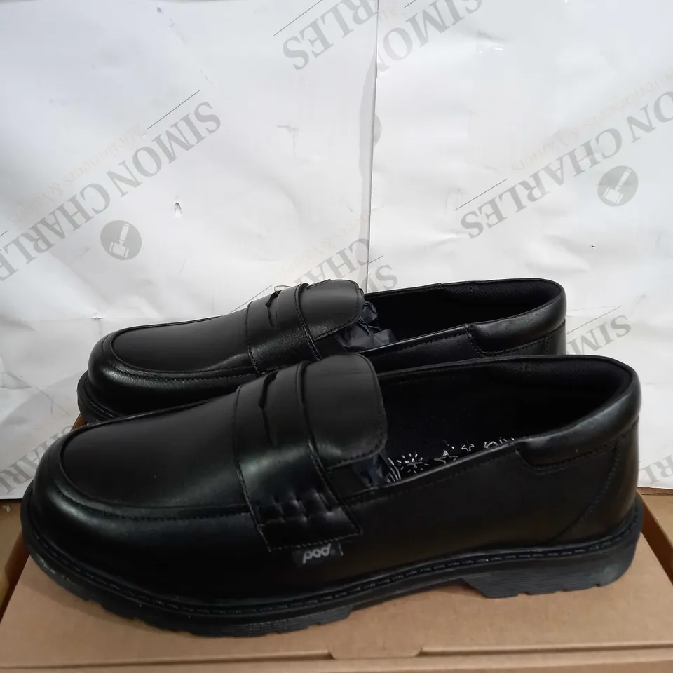 BOXED PAIR OF POD KALLIE LEATHER CHUNKY LOAFERS SIZE 7