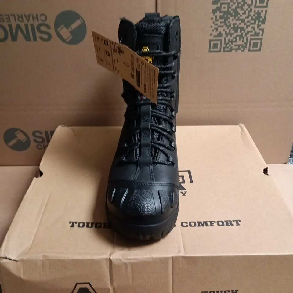 BOXED PAIR OF AMBLERS FS999 SAFETY BOOTS - 10