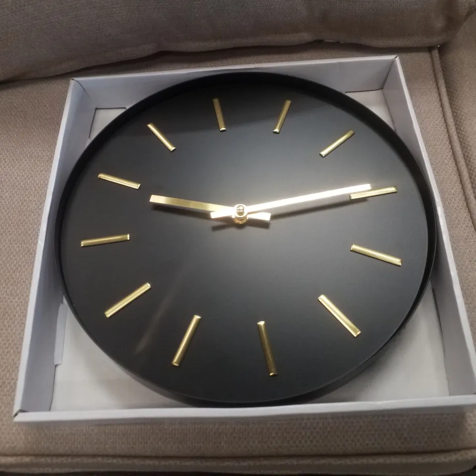 BOXED AMBERSON 28CM WALL CLOCK