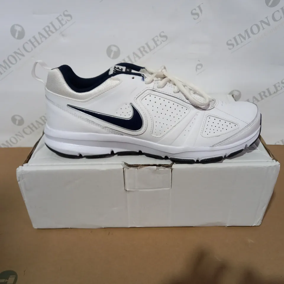 BOXED PAIR OF NIKE WHITE/NAVY TRAINERS SIZE 9