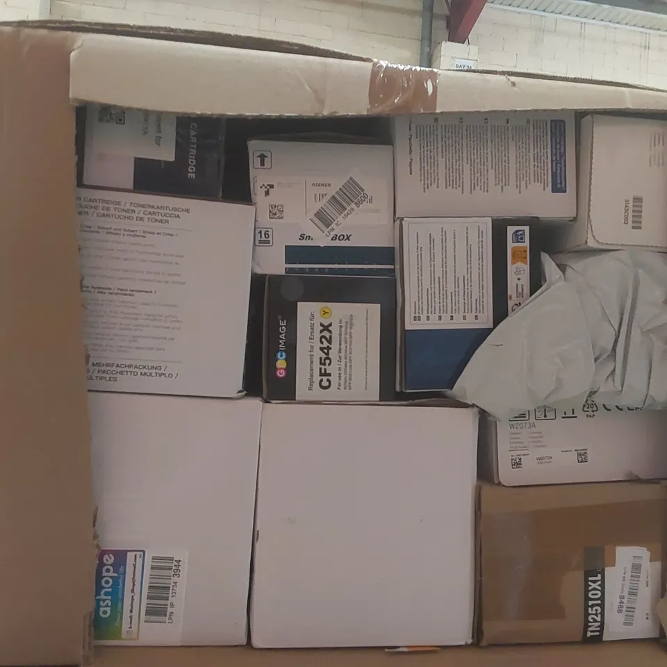 PALLET CONTAINING A VERY LARGE QUANTITY OF PRINTER CARTRIDGES
