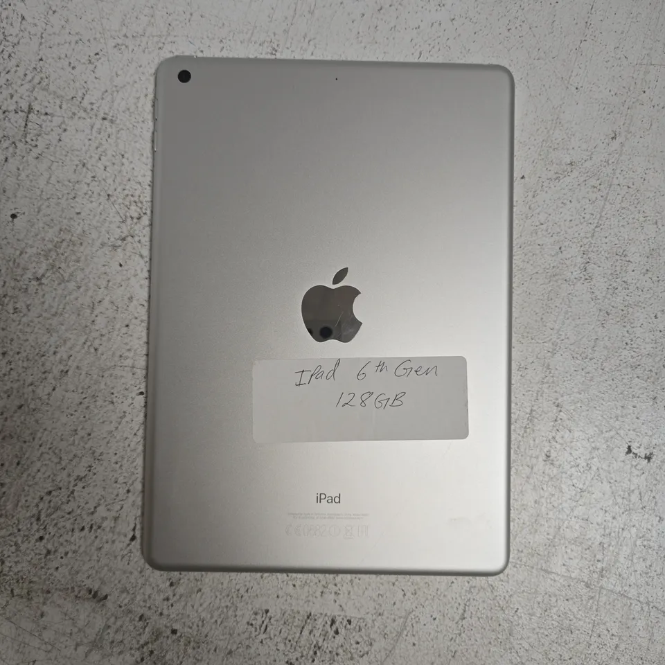 APPLE IPAD A1822
