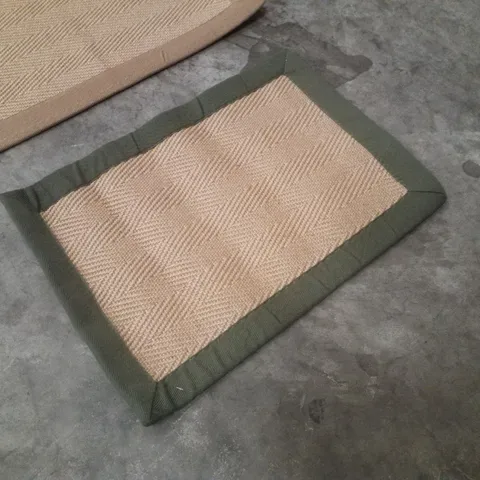 QUALITY DESIGNER AREA RUG APPROXIMATELY 40×60CM