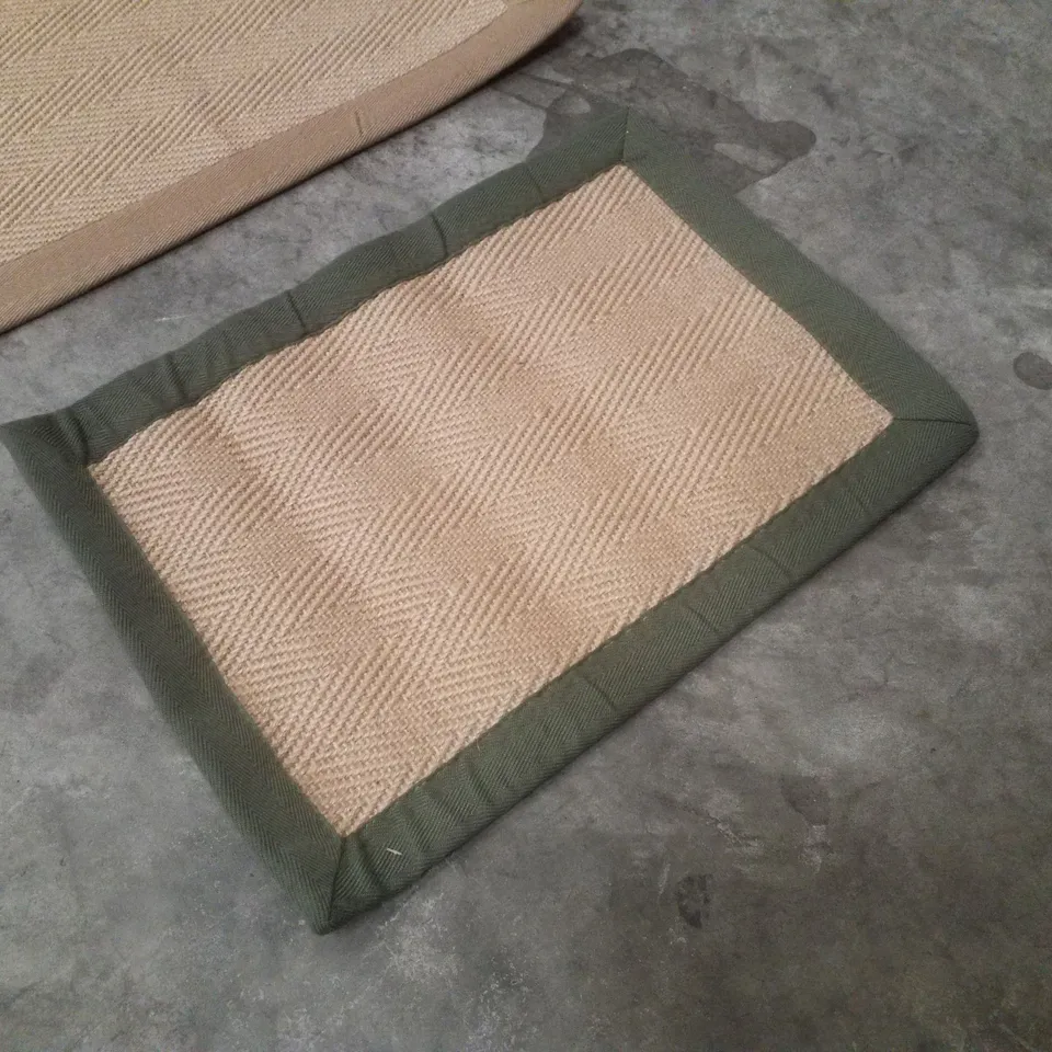 QUALITY DESIGNER AREA RUG APPROXIMATELY 40×60CM