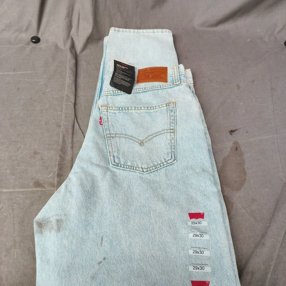 LEVI'S MOM JEANS – LIGHT WASH DENIM, WOMEN'S US 29X30